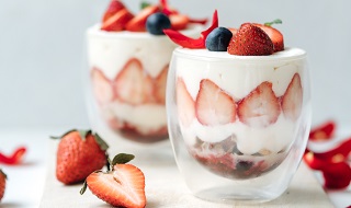 玫瑰風味野莓甜點杯