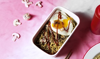 鐵板麵之黑胡椒醬&蘑菇醬